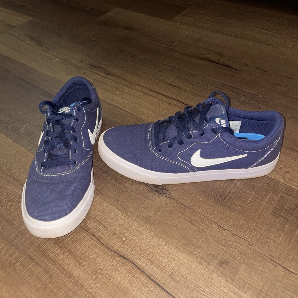 Nike SB charge